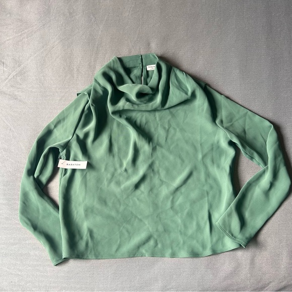 Aritzia Babaton Nylon Cowl Neck Green
Long Sleeve Top‎ Size 2XS New - Picture 2 of 14